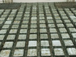 Coffa định hình thép VRO thi công sàn ô cờ lắp nhanh tháo sớm bền chắc tiết kiệm chi phí